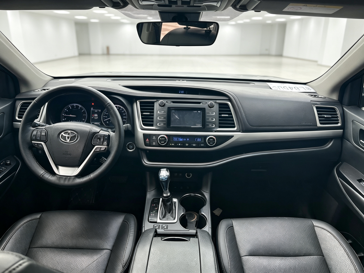Toyota Highlander 2018 2.0T 4WD Luxury Edition 7-Seater China V